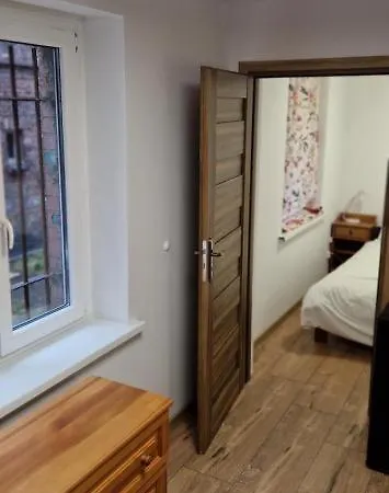 Stadion & Park Blisko Centrum Chorzowa מלון אהבה